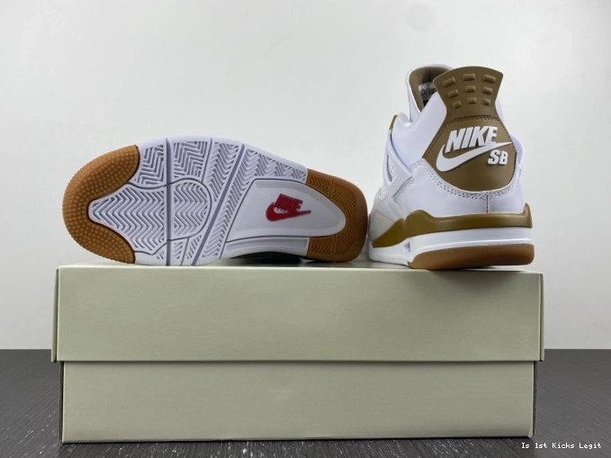 Retro SB 4 Jordan DR5415-120 0817